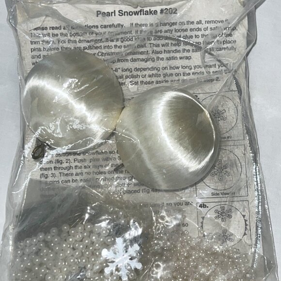 NEW Sulyn Christmas Ornament Kit Silver Snowflakes #202-A Beaded Sequins Vintage - Picture 2 of 4